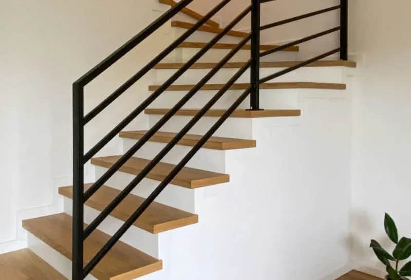 Schody i balustrady: jak wybrać idealne rozwiązania do domu?