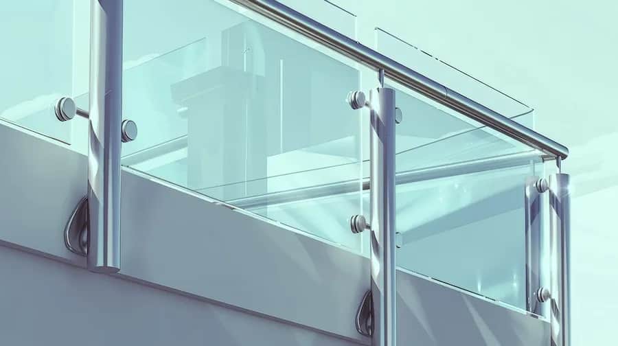 Mocowania barierek balkonowych - kluczowe zasady bezpiecznego montażu