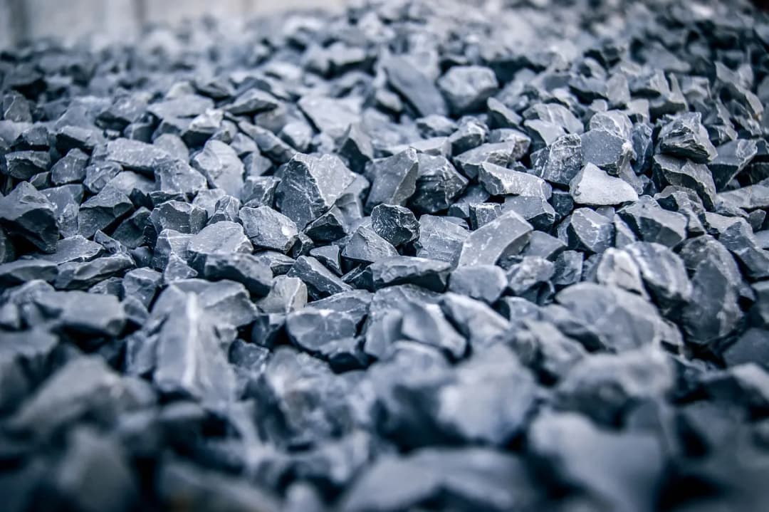 Jaki żwir do betonu? Kluczowe czynniki wyboru kruszywa