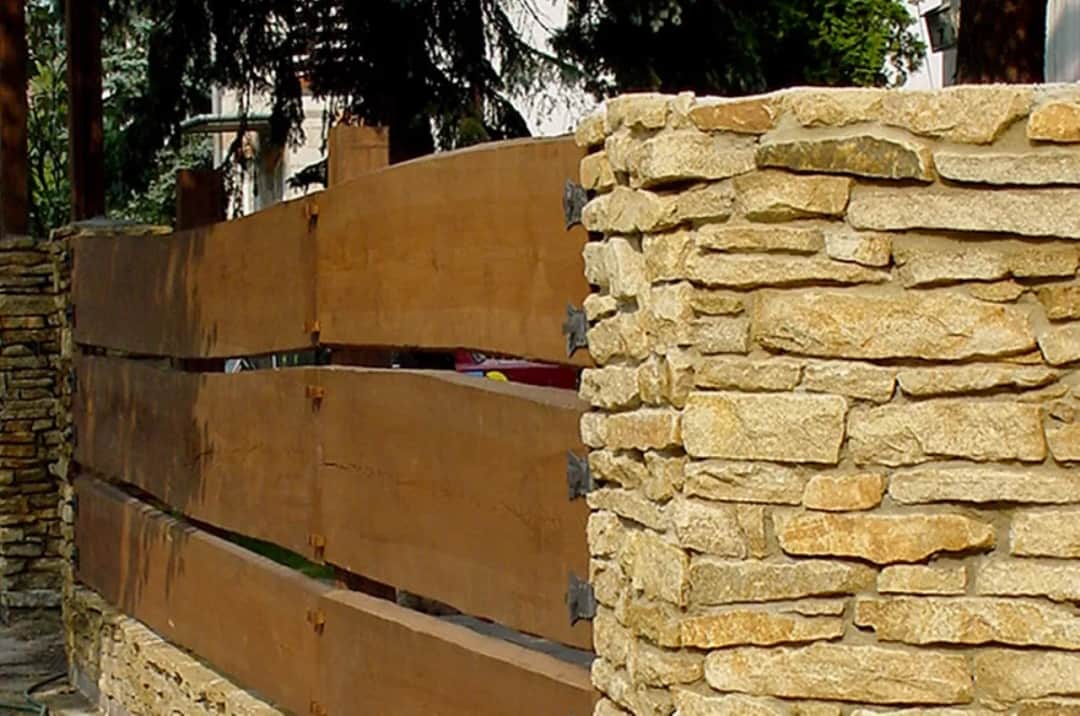 Ogrodzenie z wapienia: Zalety i wady naturalnego rozwiązania