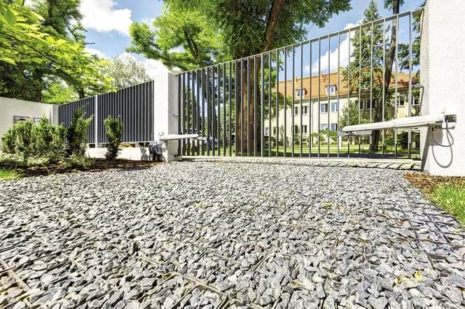 Jaki żwir na podjazd? Najlepsze rodzaje i ich właściwości