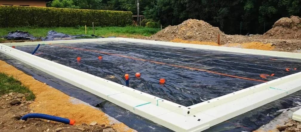 Styrodur pod płytę fundamentową: korzyści i właściwości izolacji