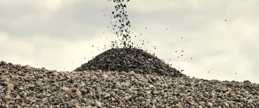 1 tona żwiru: Ile m2 pokryjesz? Zaskakujące obliczenia!