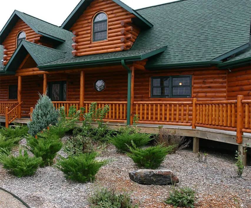 Elewacje domów drewnianych: Jak stworzyć trwałą i piękną fasadę